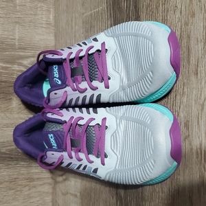 Worn to walk on treadmill!